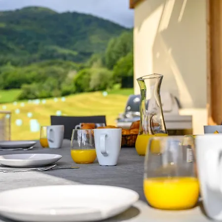 Neuf 10 Personnes, Piscine Et