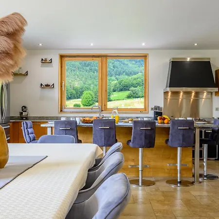 Neuf 10 Personnes, Piscine Et