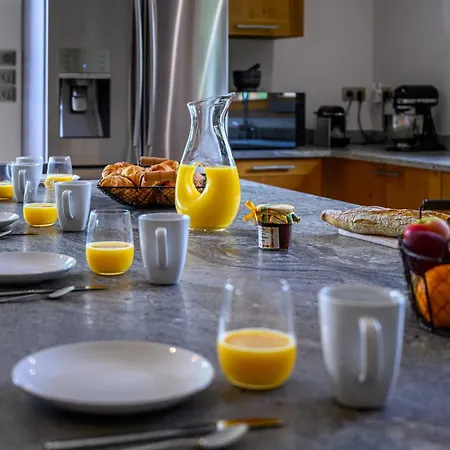 Neuf 10 Personnes, Piscine Et Villa